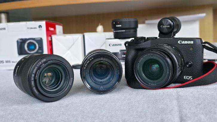 Canon M6 Mark II kit met 3 objectieven en zoeker, TV, Hi-fi & Vidéo, Appareils photo numériques, Comme neuf, Compact, Canon, Enlèvement ou Envoi