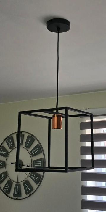 Heel mooie moderne hanglamp  beschikbaar voor biedingen
