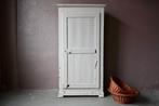 Armoire ancienne patinée blanche ou bonnetière style vintage, Ophalen