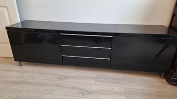 TV kast  beschikbaar voor biedingen