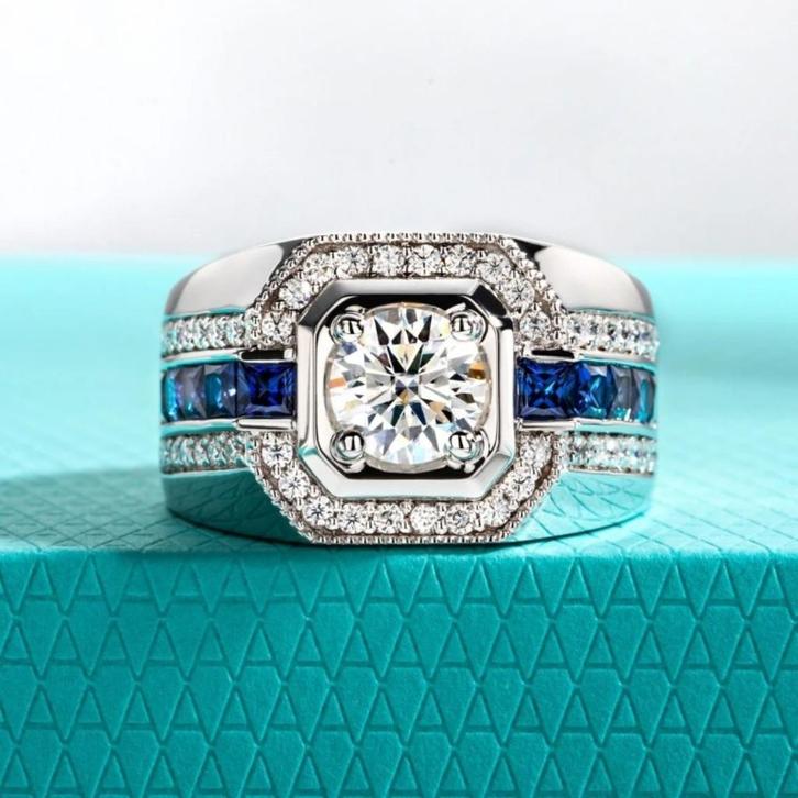 Luxe ring met Moissanite – Totaal 2,68 Karaat - 925 zilver, Handtassen en Accessoires, Ringen, Nieuw, Dame of Heer, Zilver, Zilver