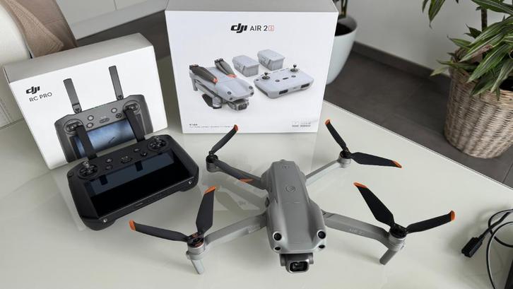 Drone DJI AIR2S + RC PRO, Audio, Tv en Foto, Drones, Zo goed als nieuw, Drone met camera, Ophalen of Verzenden