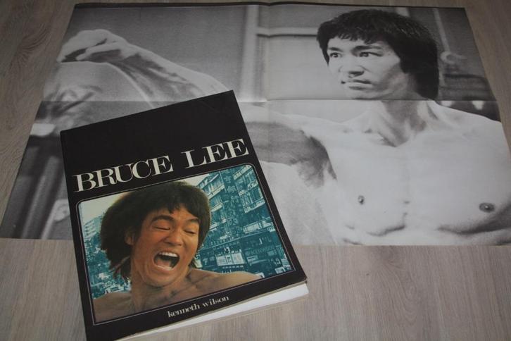Boek + Poster , Bruce Lee , Kenneth Wilson , Nederlanse teks, Verzamelen, Film en Tv, Gebruikt, Film, Overige typen, Ophalen of Verzenden