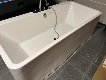 TK: Vrijstaand acryl bad 190x90, kuip perfect. Te renoveren beschikbaar voor biedingen