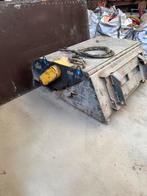 Brosse avec bac pour mini chargeur ou bobcat, Enlèvement, Chargeuse sur pneus ou Chouleur