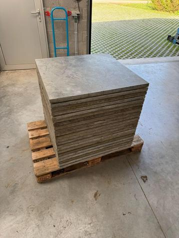 Aziatische blauwsteen 80x80x3 beschikbaar voor biedingen