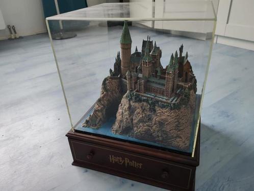 Harry Potter Hogwarts Miniatuur DVD set !!!, Collections, Harry Potter, Comme neuf, Réplique, Enlèvement