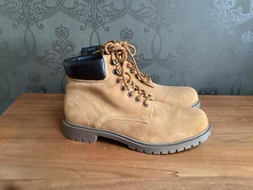 Bottines 41 nouvelles, Enlèvement ou Envoi, Beige, Neuf, Chaussures de marche