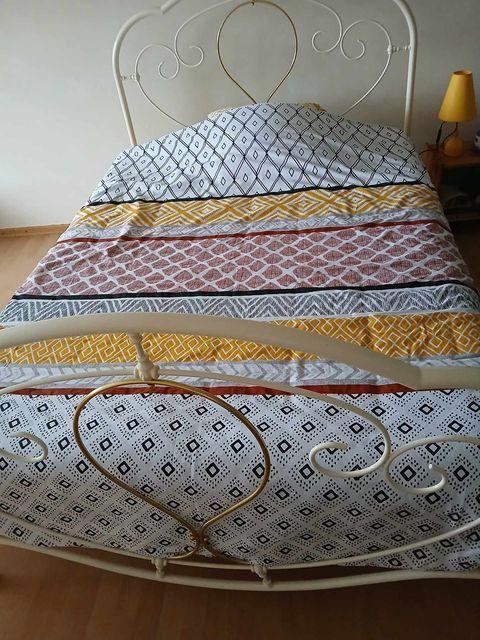 lit blanc et doré en métal 140 sur 200 cm, Huis en Inrichting, Slaapkamer | Bedden, Zo goed als nieuw, Tweepersoons, 140 cm, 200 cm