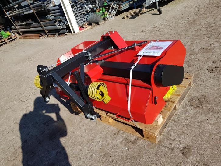 veegmachine 1.25 mtr met opvanbak en  aftakas, Tuin en Terras, Veegmachines, Nieuw, Ophalen