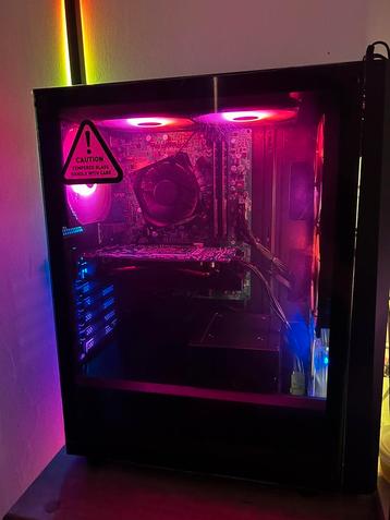 Working gaming pc  (willing to negotiate price) beschikbaar voor biedingen