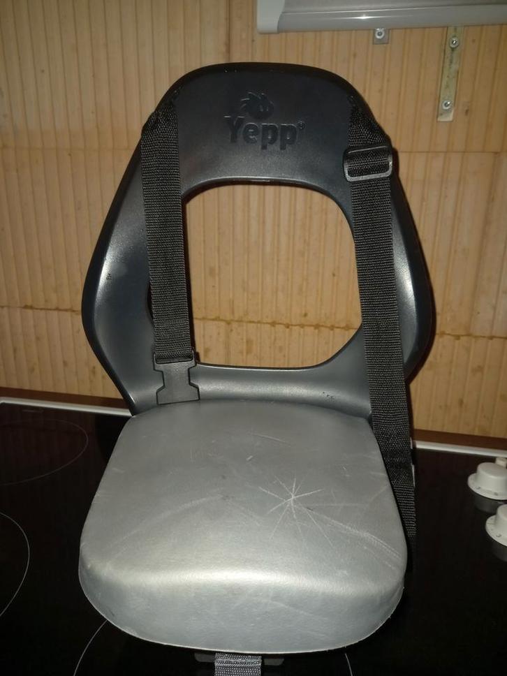 Yepp junior fietsstoeltje, Vélos & Vélomoteurs, Accessoires vélo | Sièges de vélo, Utilisé, Siège arrière, 15 à 25 kg, Repose-pieds