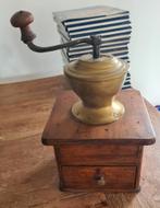 Oude koffiemolen, Antiek en Kunst, Antiek | Keukengerei, Ophalen of Verzenden