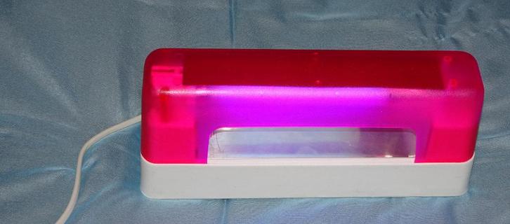 Sèche-ongles UV 220 VAC, Electroménager, Équipement de Soins personnels, Utilisé, Soin des mains et des pieds, Envoi