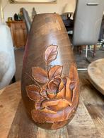 Vase en bois sculpté, Maison & Meubles, Accessoires pour la Maison | Vases, Utilisé