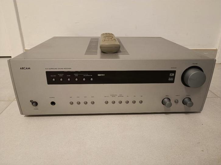 Amplificateur home-cinema Arcam AVR-200, Audio, Tv en Foto, Versterkers en Ontvangers, Zo goed als nieuw, 5.1, 60 tot 120 watt