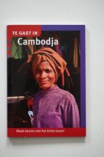 Te Gast in Cambodja, Livres, Récits de voyage, Comme neuf, Diverse, Asie, Enlèvement ou Envoi