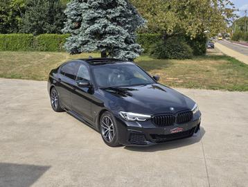 BMW 520d MHEV Face Lift M Pack ** Schuifdak - Camera ** beschikbaar voor biedingen