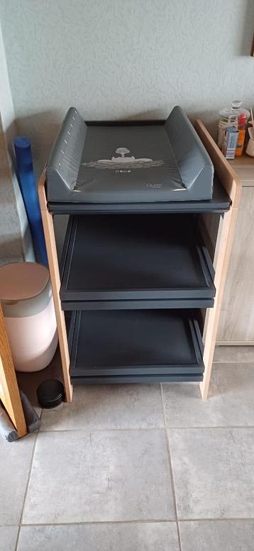 Verschoontafel beschikbaar voor biedingen