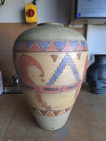 Azteekse vaas  beschikbaar voor biedingen