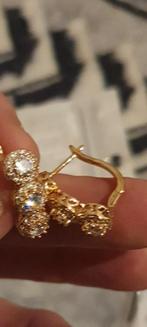 Buocle d'oreille  doré  très  belle, Bijoux, Sacs & Beauté, Enlèvement ou Envoi, Comme neuf
