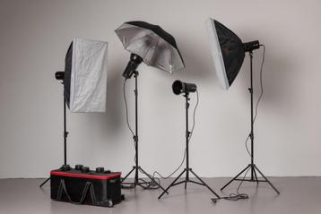 Flitsset compleet 4 flitsers Jinbei 400 en 300W/s in koffer beschikbaar voor biedingen
