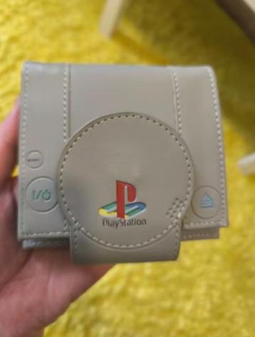 Nieuwe Playstation portemonnee in vorm van de ps1 beschikbaar voor biedingen