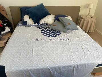 Bed + kwalitatieve matras, Huis en Inrichting, Ophalen, Gebruikt, Beige, Tweepersoons