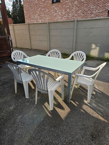 Tuinset Inclusief 1 tuintafel + 6 tuinstoelen voor 100 euro beschikbaar voor biedingen