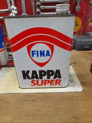 Oude Fina Kappa Super lege oliekan beschikbaar voor biedingen