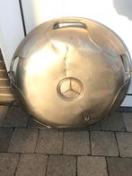 Zeer grote wieldeksel van oldtimer vrachtwagen, Ophalen, Overig, Velg(en)