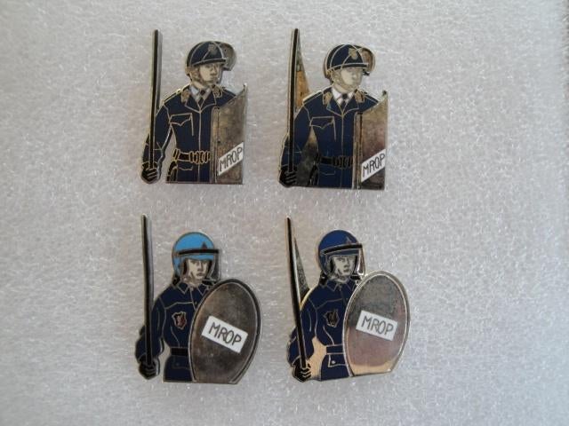 Pin's Gendarmerie, Collections, Enlèvement ou Envoi