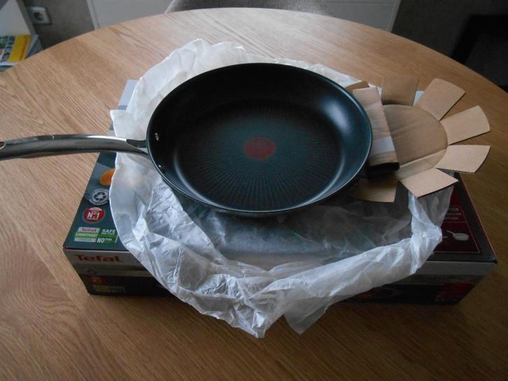 Braadpan 24cm TEFAL *nieuw*, Huis en Inrichting, Keuken | Potten en Pannen, Ophalen of Verzenden