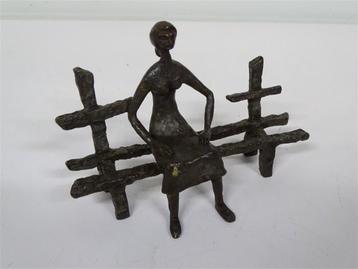 A6499. Bronzen Sculptuur "Dame op Bankje"0 beschikbaar voor biedingen