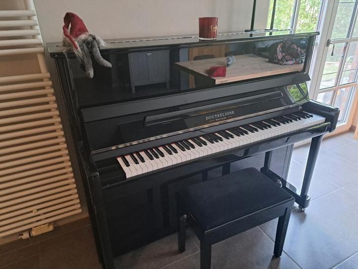 Akoestische buffet piano Doutreligne hoogglans zwart, Muziek en Instrumenten, Piano's, Gebruikt, Piano, Zwart, Hoogglans, Ophalen