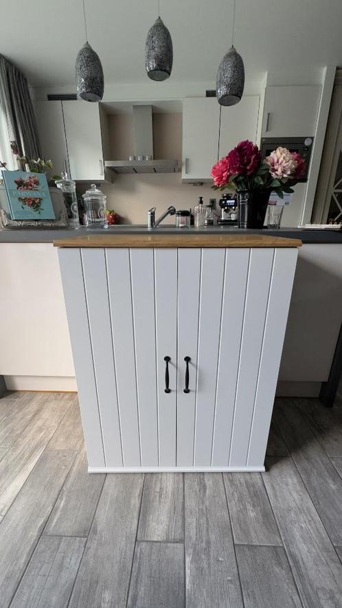 SKRUVBY Kast met deuren, wit, 70x90 cm, Huis en Inrichting, Kasten | Overige, Zo goed als nieuw, Ophalen