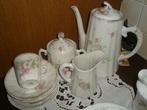 Deel van een porseleinen koffieservies., Ophalen