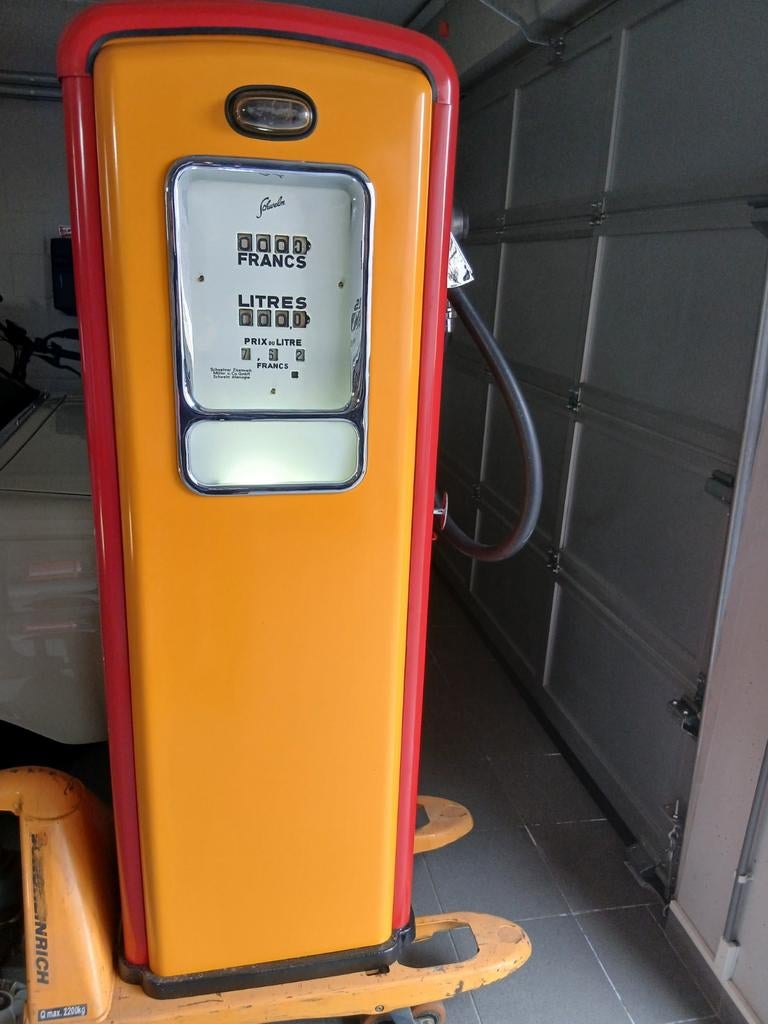 Vintage benzinepomp, Ophalen