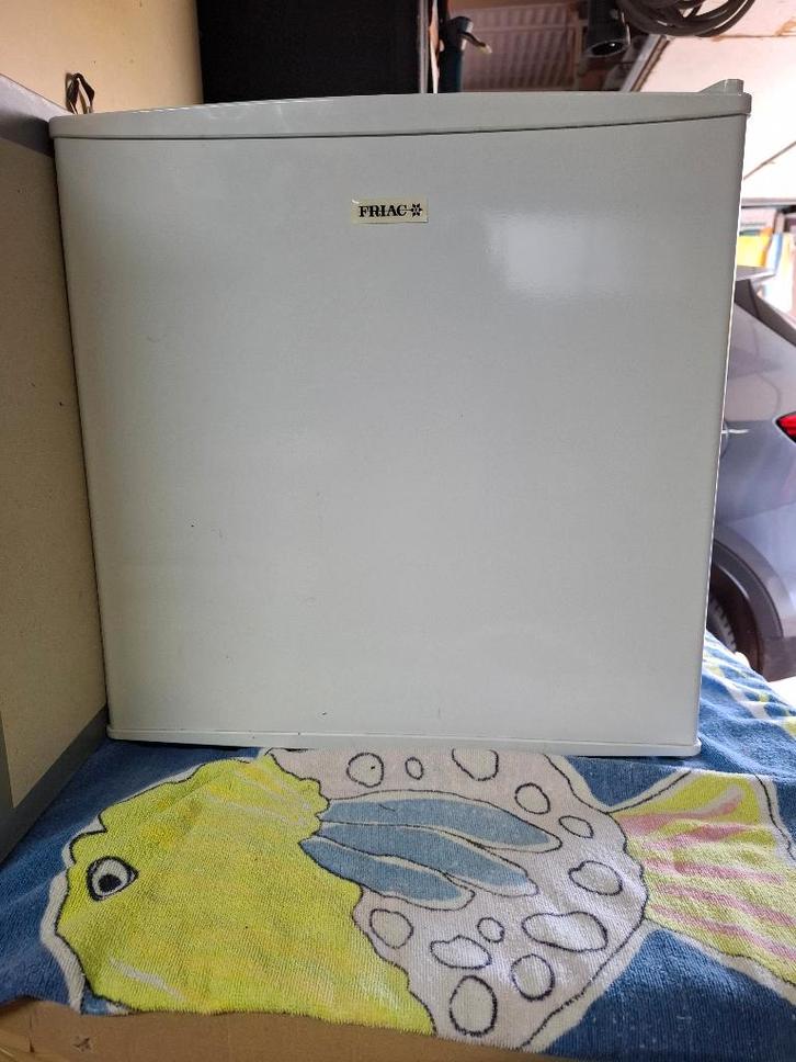 MINI CONGELATEUR, Elektronische apparatuur, Vriezers en Diepvrieskisten, Zo goed als nieuw, Tussenbouw, Vrieskast, Minder dan 85 cm