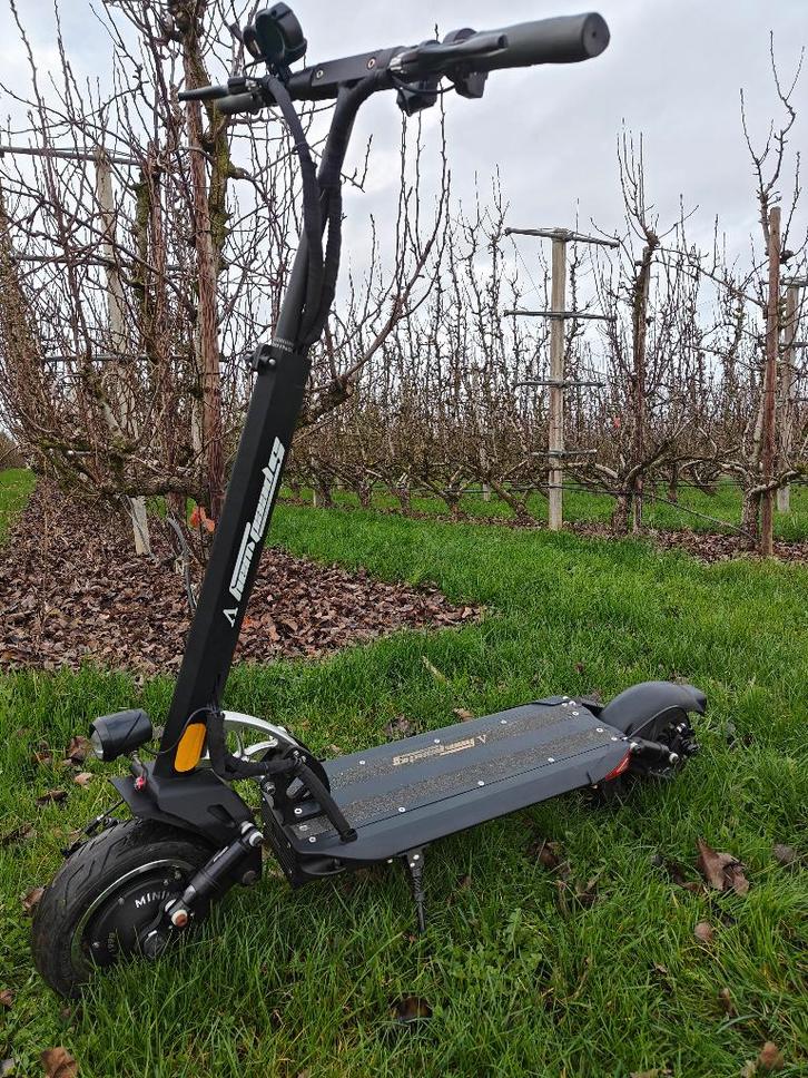 Minimotors Speedway 5 Dual motor, Vélos & Vélomoteurs, Trottinettes, Comme neuf, Step électrique (E-scooter), Enlèvement