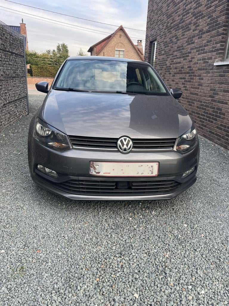 Volkswagen Polo Trendline 1.0 BJ 2015 (enkel particulier), Auto's, Voorwielaandrijving, Stof, Particulier, Metaalkleur