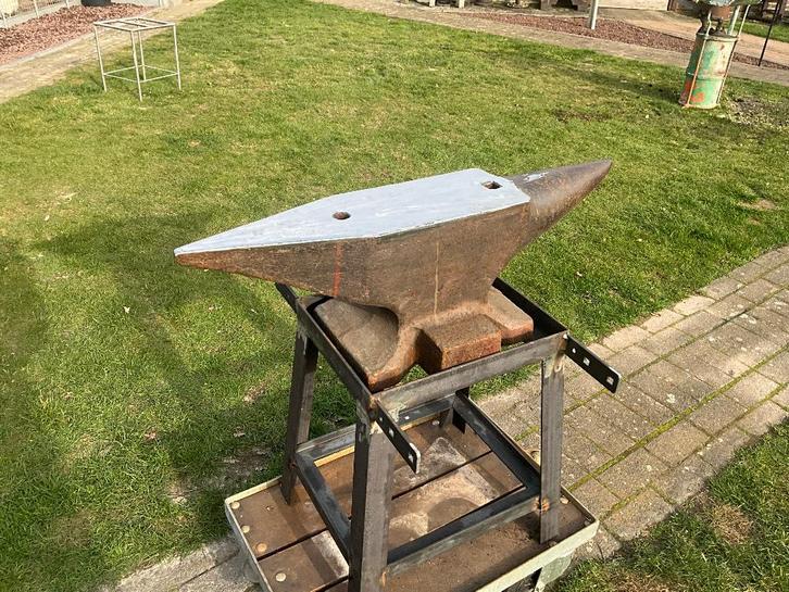 Anvil, feu de forgeron, Antiquités & Art, Antiquités | Outils & Instruments, Enlèvement