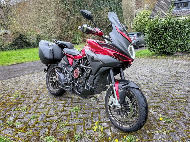 MV agusta, Motos, Motos | MV Agusta, Particulier, Sport, plus de 35 kW, 3 cylindres, ABS, Régulateur de vitesse, Amortisseurs réglables électroniquement
