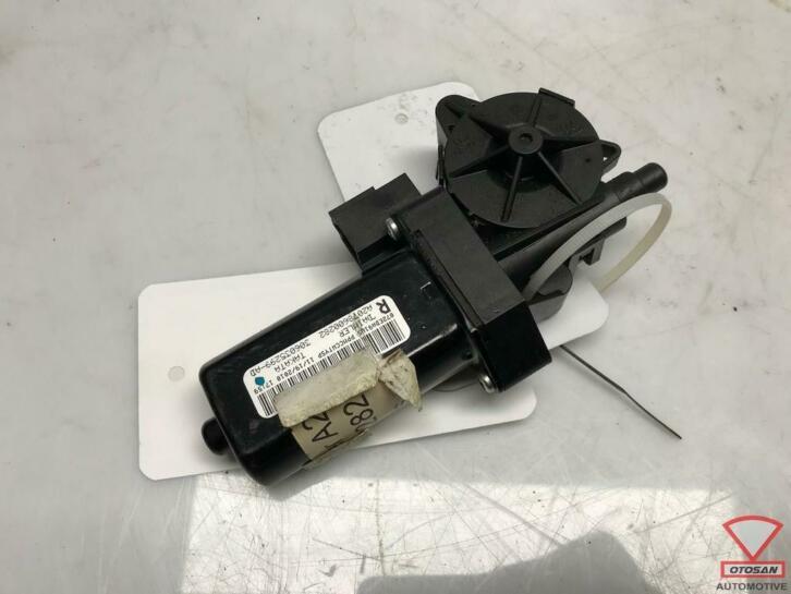 mercedes classe e coup w207 courroie moteur droit a207860028, Mercedes-Benz AG, Mercedes-Benz, Utilisé, Mercedesstrasse 120
70372  Stuttgart, DE