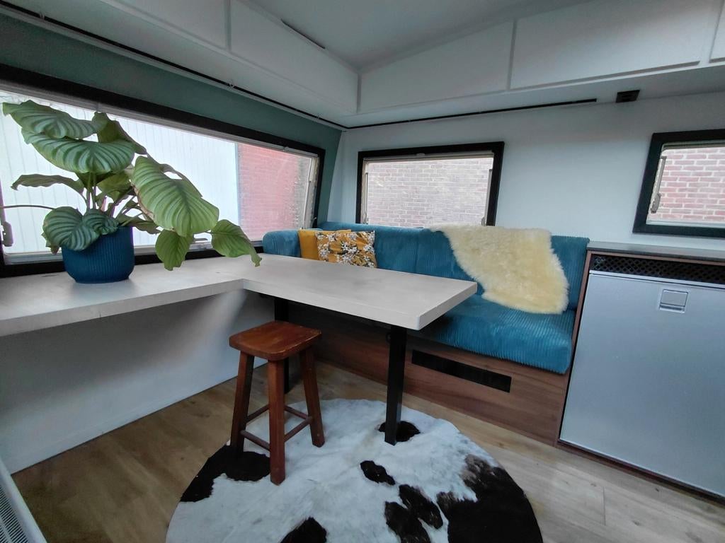 Gerenoveerde tabbert caravan, Ophalen