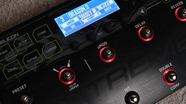 TC-HELICONE VL3X avec housse de transport et pédalier (en op, Musique & Instruments, Effets, Reverb, Multi-effet, Enlèvement ou Envoi