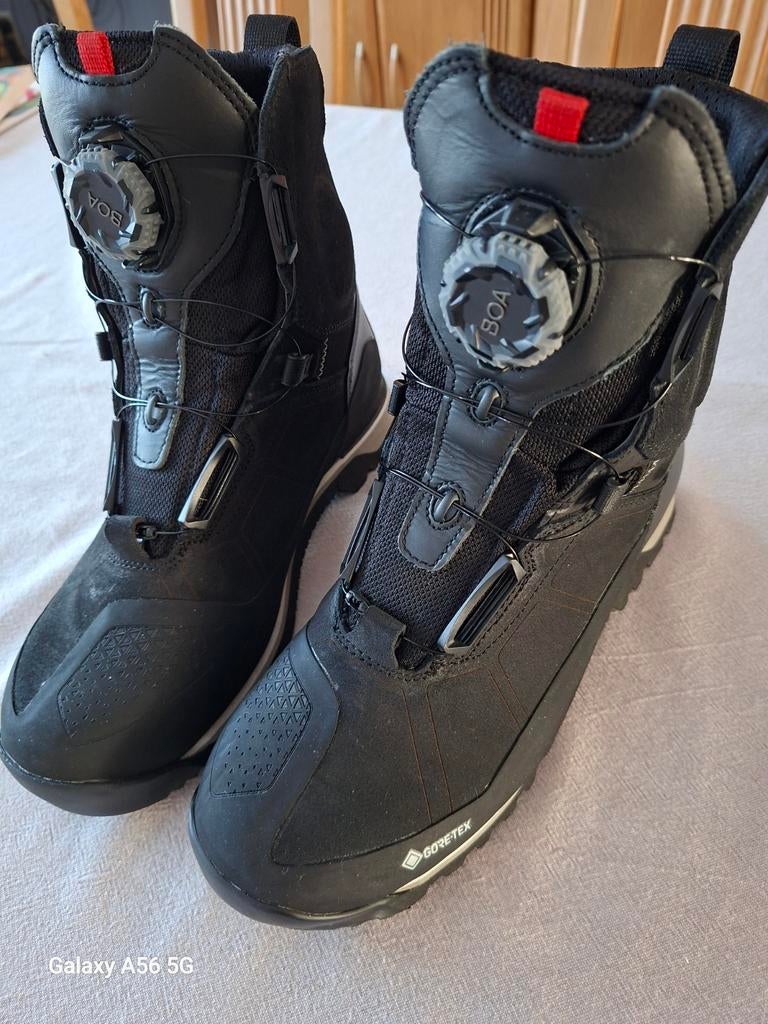 Nieuwe motorschoenen Revit 41-42, Ophalen