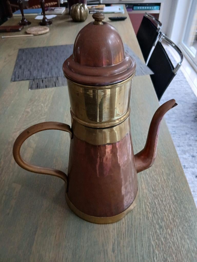 koperenkoffiekan, Enlèvement