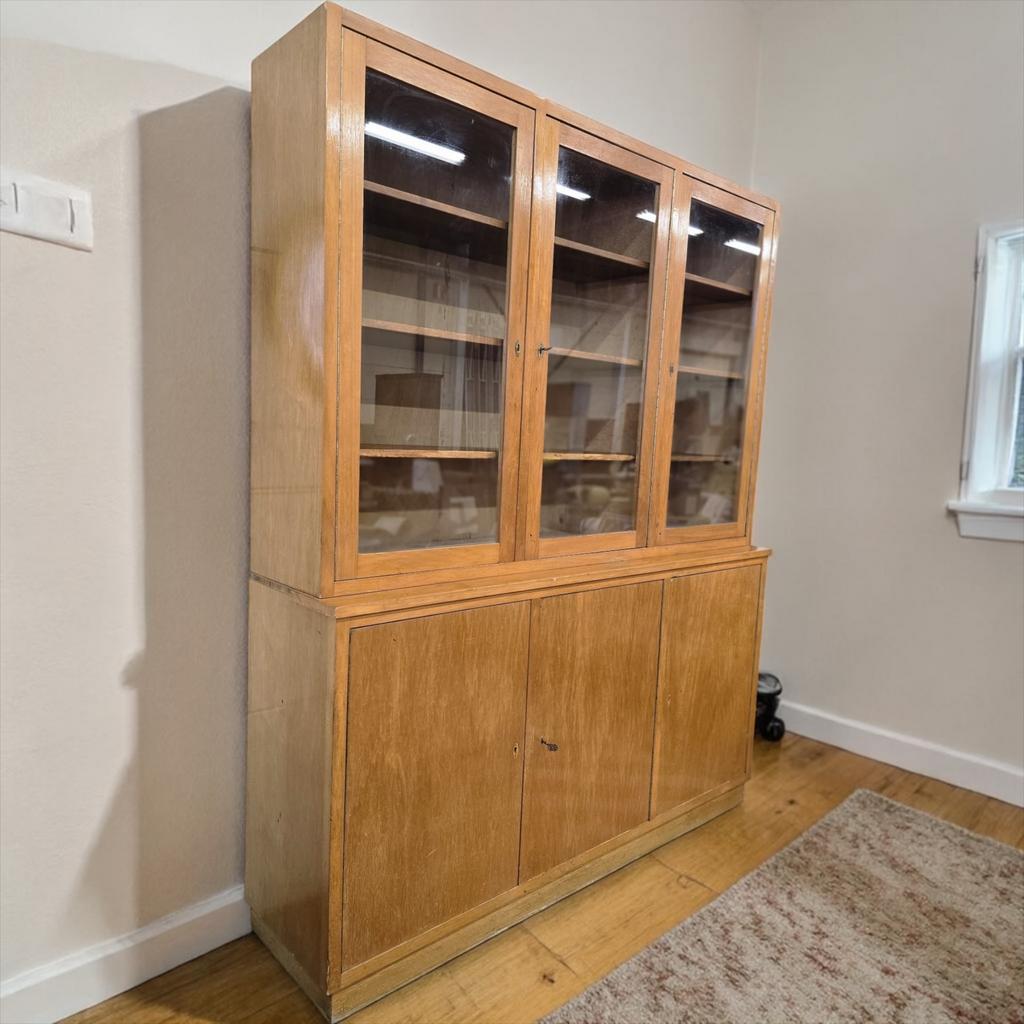 Vintage bruine vitrinekast / apotheekkast, Ophalen of Verzenden, Gebruikt