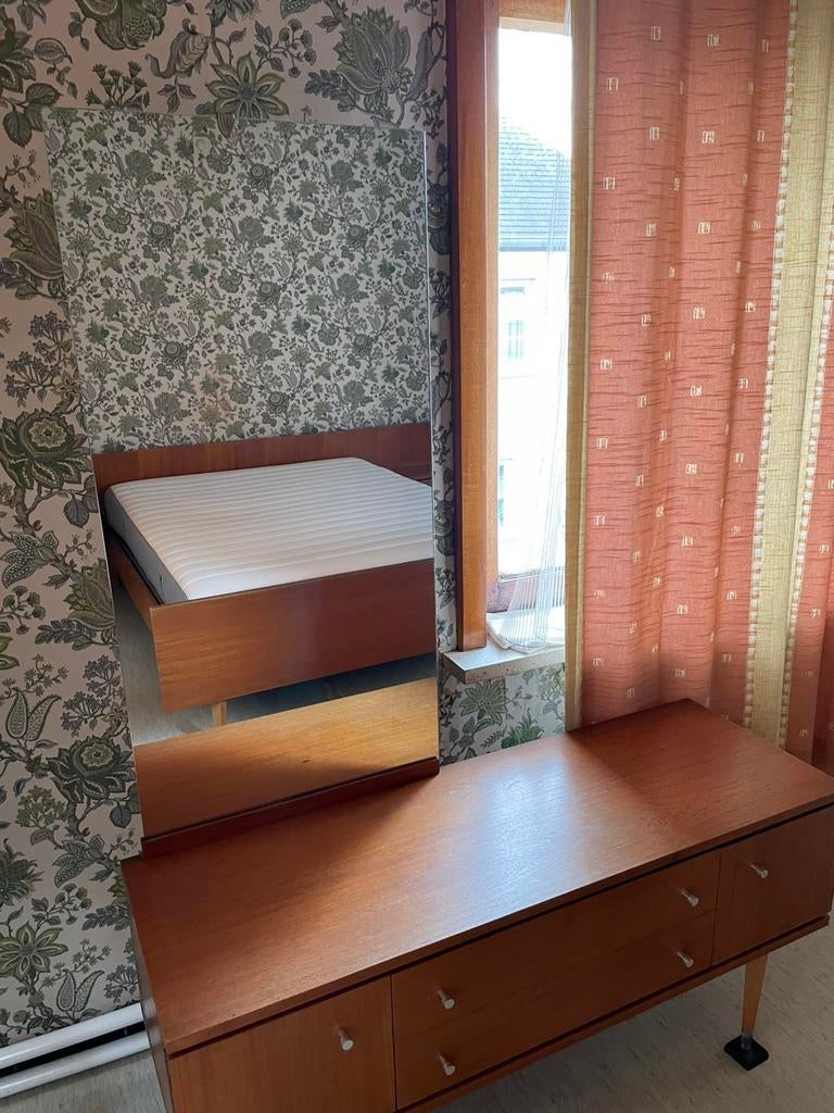 Volledige slaapkamer met matras die nauwelijks werd beslapen, Ophalen, Gebruikt, Eerder vintage-stijl
